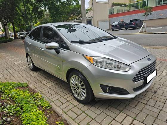 FORD FIESTA 1.6 TITANIUM SEDAN 16V FLEX 4P POWERSHIFT FORD FIESTA 1.6 TITANIUM SEDAN 16V FLEX 4P POWERSHIFT
